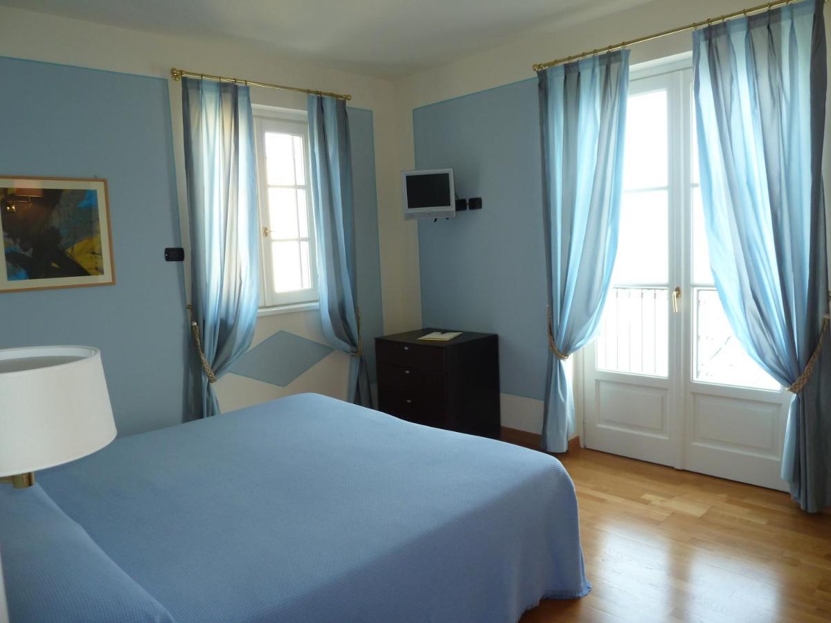 Hotel Residence La Luna Nel Porto ستريزا المظهر الخارجي الصورة