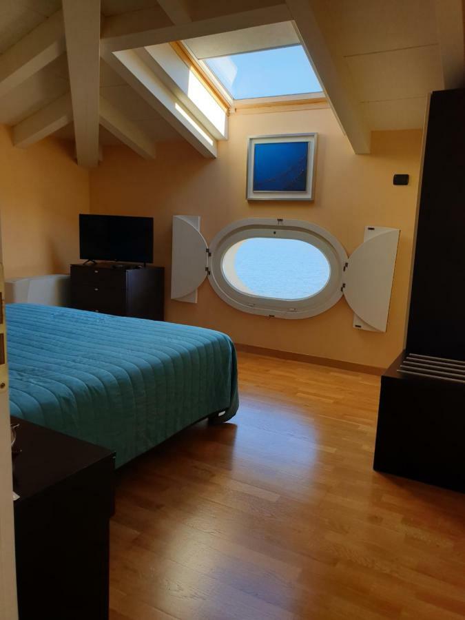Hotel Residence La Luna Nel Porto ستريزا المظهر الخارجي الصورة