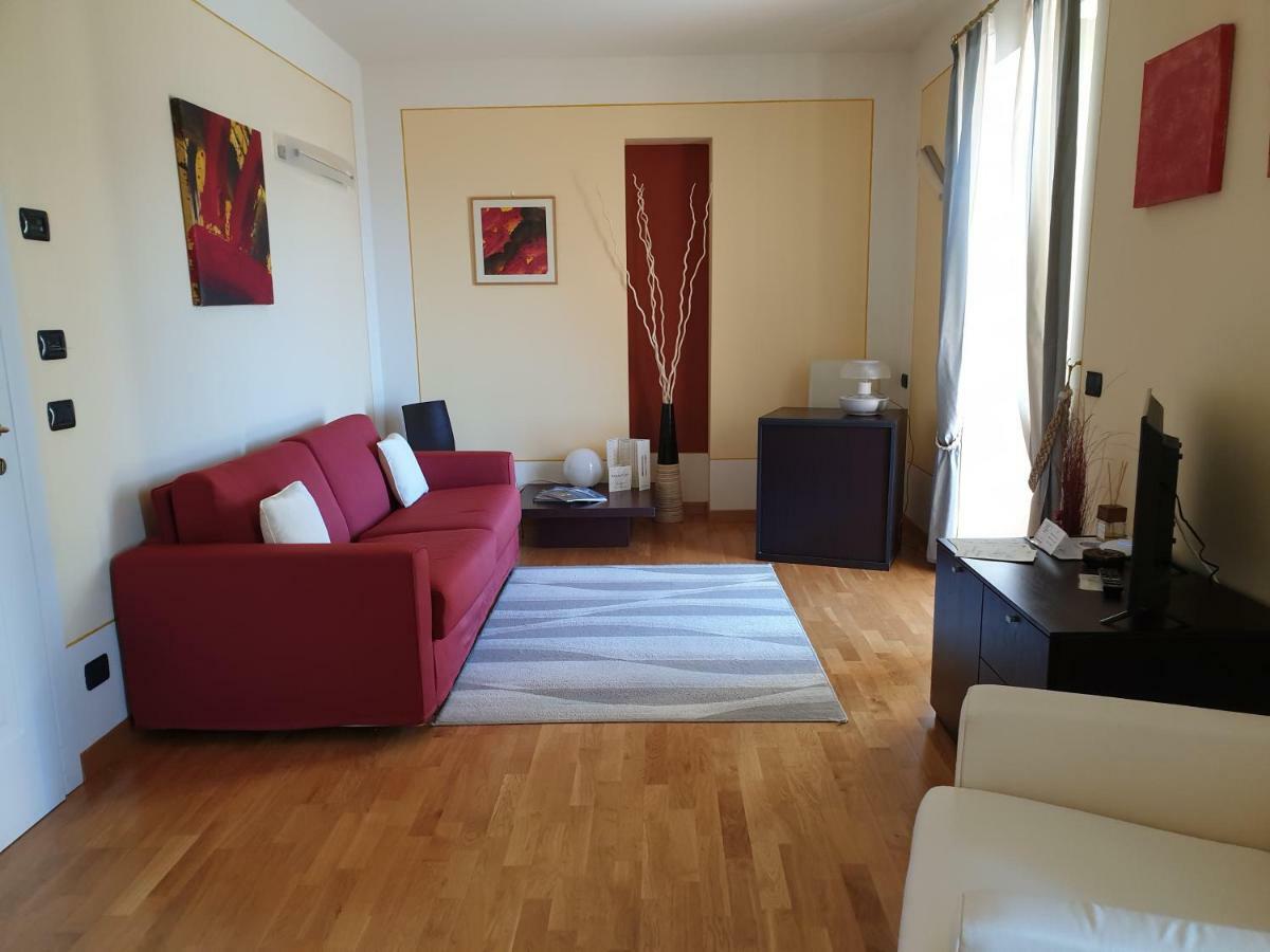Hotel Residence La Luna Nel Porto ستريزا المظهر الخارجي الصورة