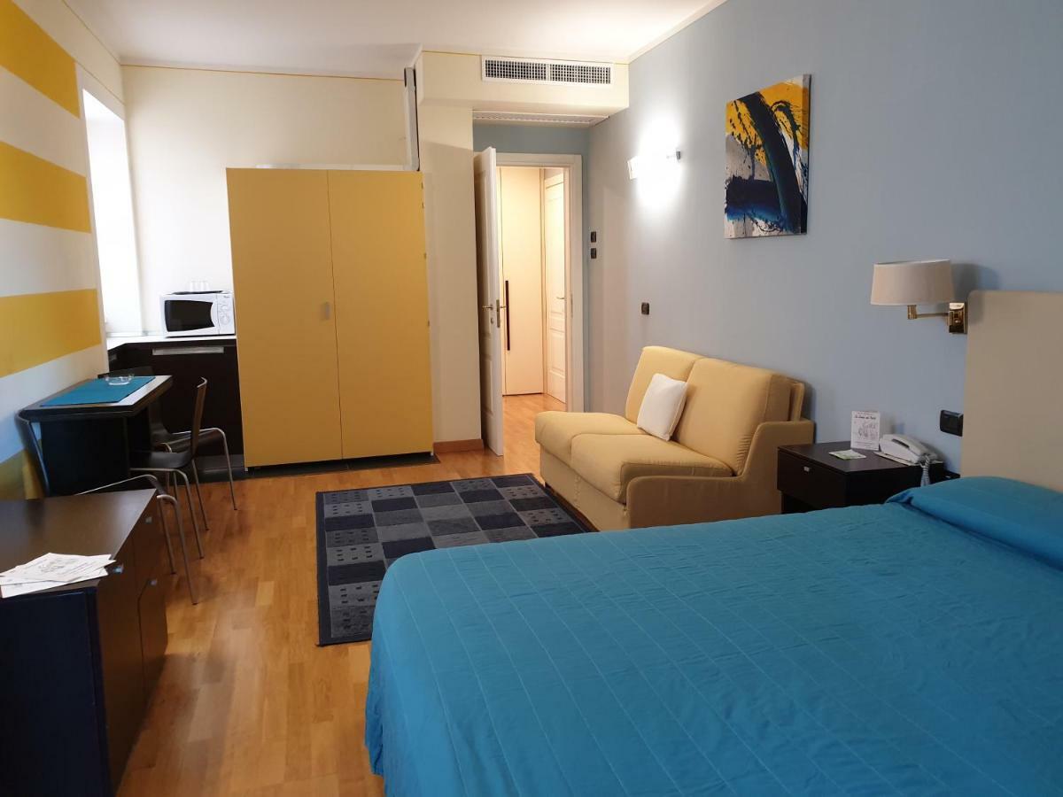 Hotel Residence La Luna Nel Porto ستريزا المظهر الخارجي الصورة