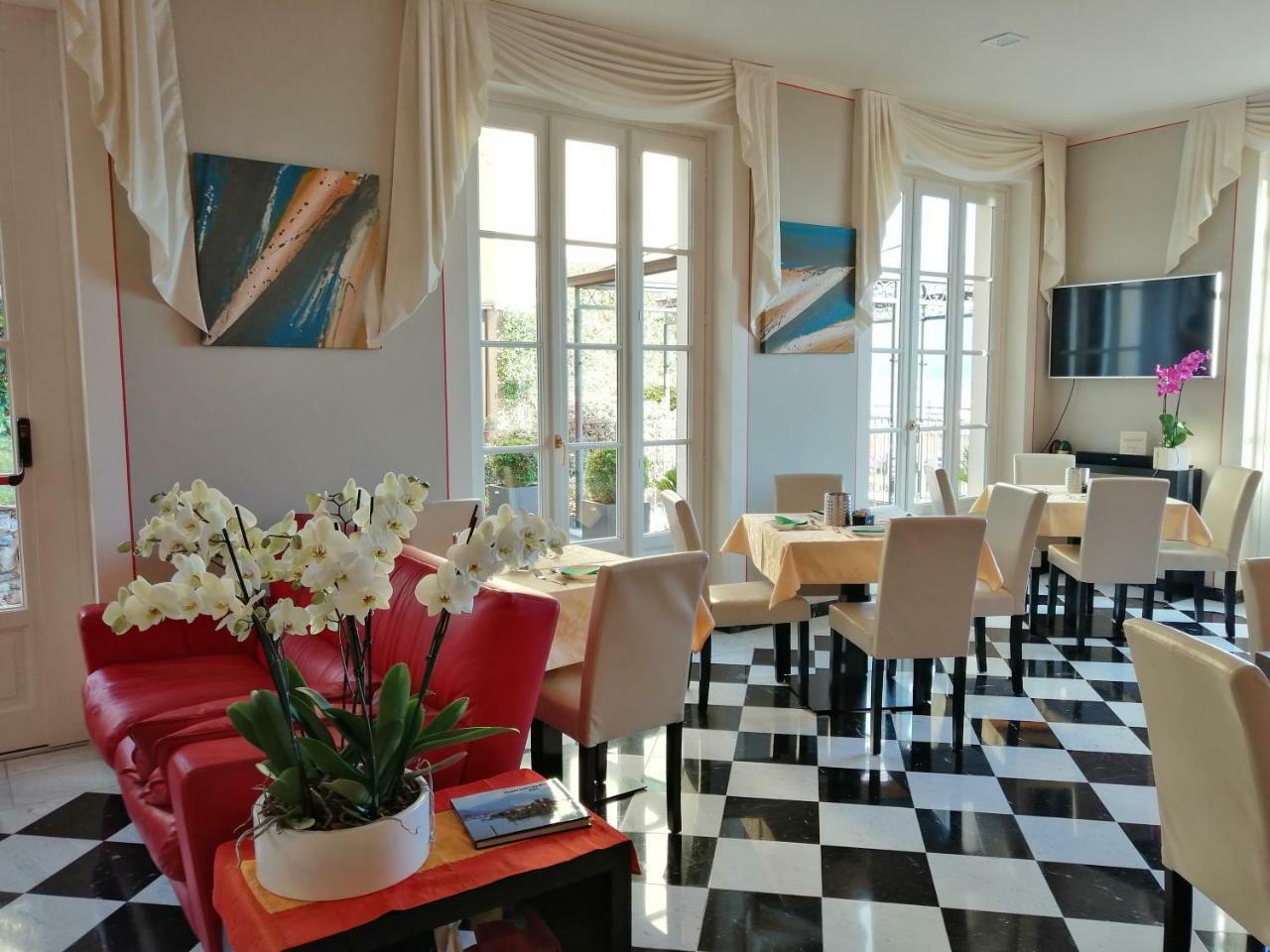 Hotel Residence La Luna Nel Porto ستريزا المظهر الخارجي الصورة