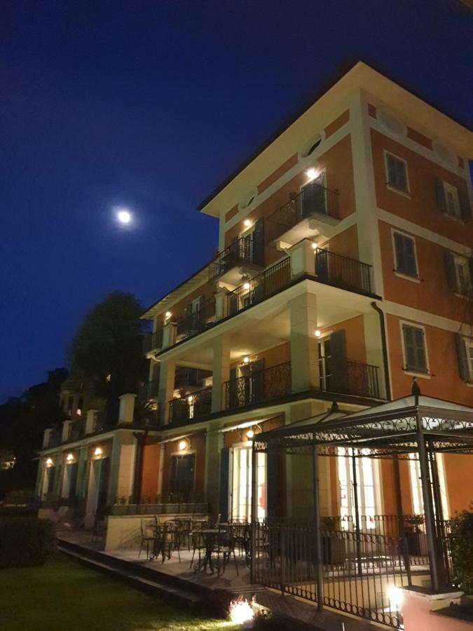 Hotel Residence La Luna Nel Porto ستريزا المظهر الخارجي الصورة